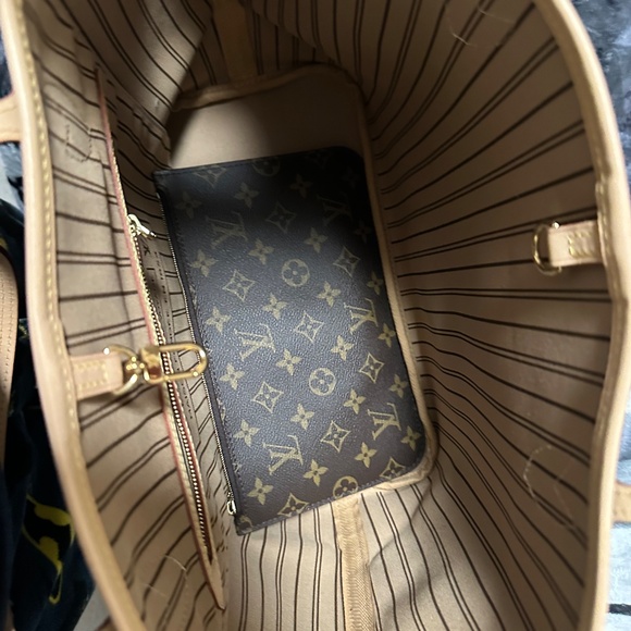 Louis Vuitton never full - Picture 5 of 11